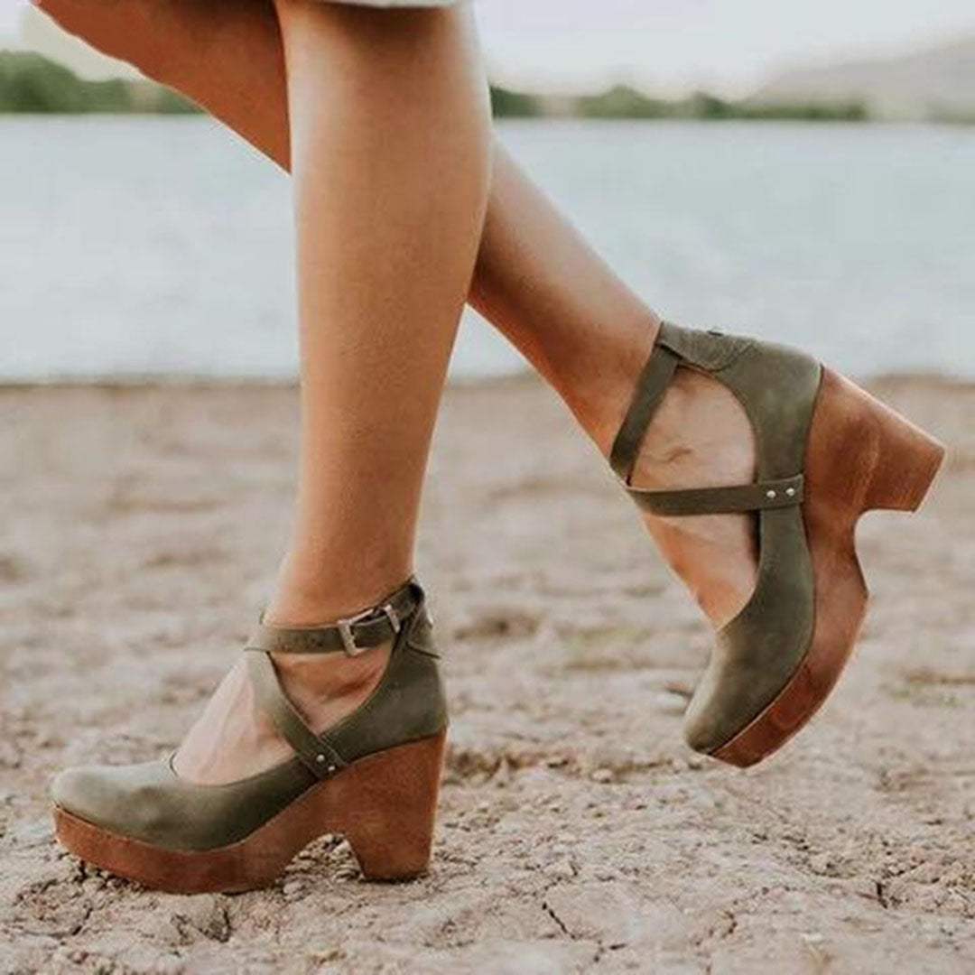 LB | Masywne buty na koturnie