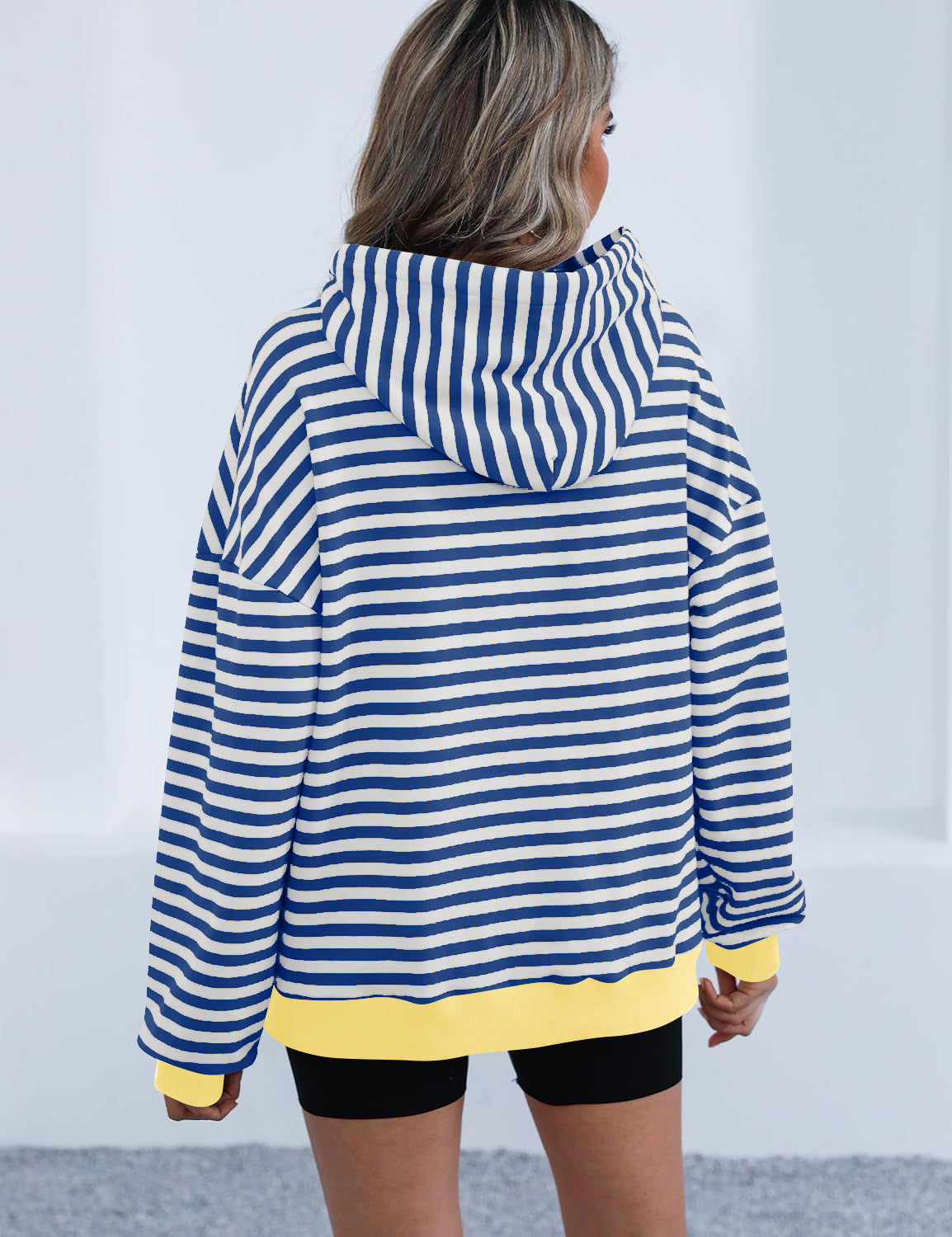 LB | Ponadczasowa i elegancka bluza z kapturem