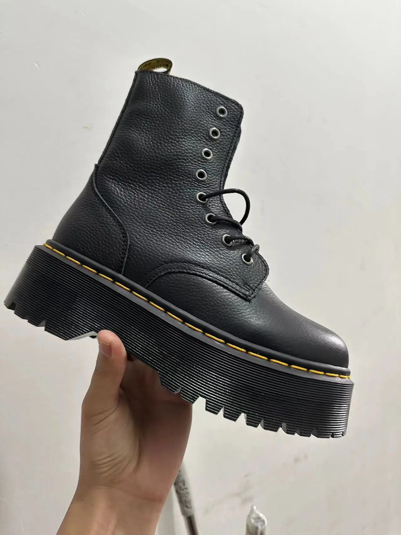 Modne i wspierające ortopedyczne Buty