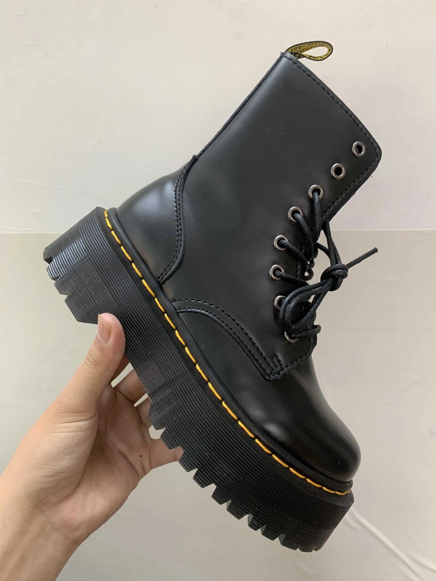 Modne i wspierające ortopedyczne Buty