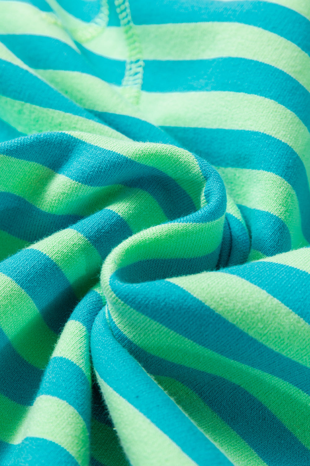 AS | Swobodny i stylowy sweter zimowy