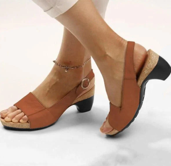 LB | Otwarte sandały slingback z blokowym obcasem